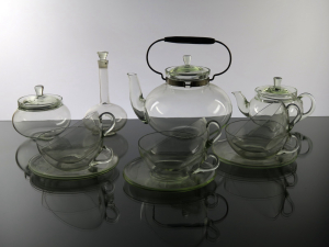 Čajový servis z laboratorního skla - Ladislav Sutnar