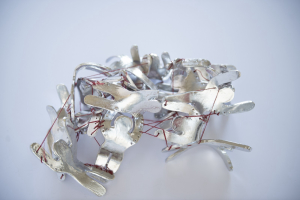 ZLATA ULITINA – Spoutaní jedním řetězem / Chained by one chain