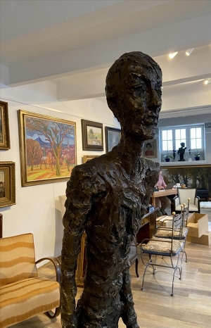 Giacometti Alberto - Kráčející muž v životní velikosti